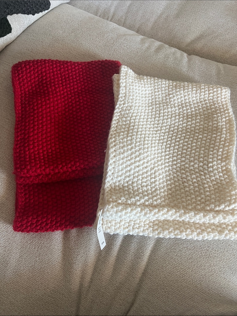 Old Navy Chunky Knit Scarves in Red and Cream
